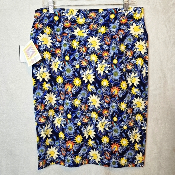 NWT LulaRoe Cassie Pencil Skirt | Women's Size Large - Picture 1 of 6